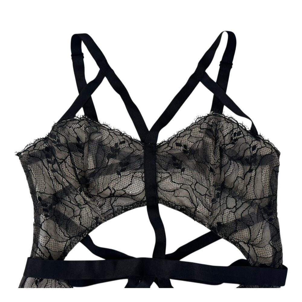 VICTORIA’S SECRET Strappy Bodysuit Chantilly Black Lace Teddy Size Large - Picture 4 of 8
